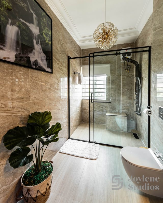 Bathroom by Joylene Studios, photo 2 of 10