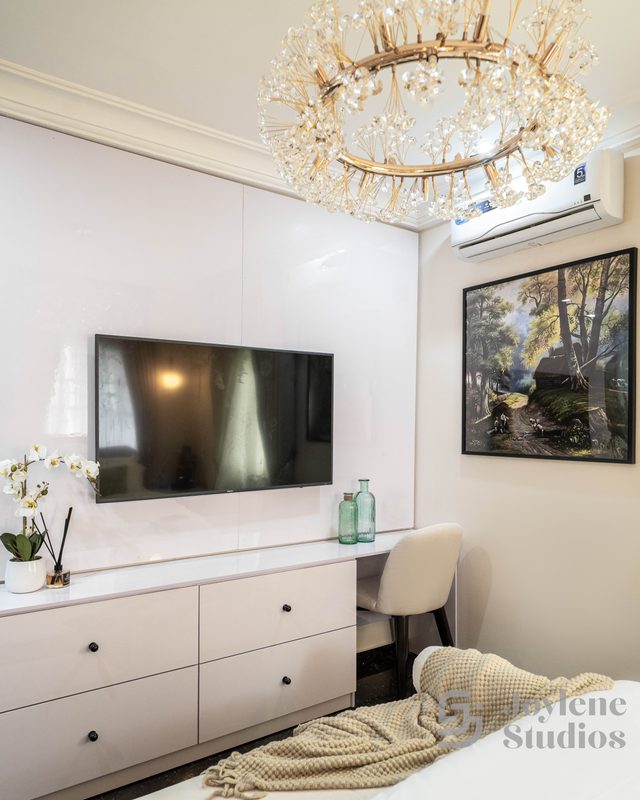 Bedroom by Joylene Studios, photo 3 of 12