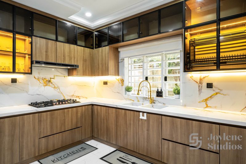 Kitchen by Joylene Studios, photo 7 of 18