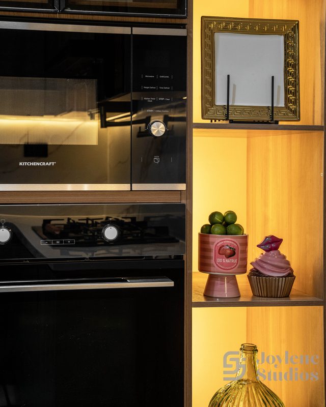 Kitchen by Joylene Studios, photo 13 of 18